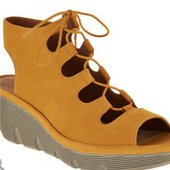 Clarks Artisan Clarene Grace lace up wedge heel in yellow women size 10 - Picture 9 of 10